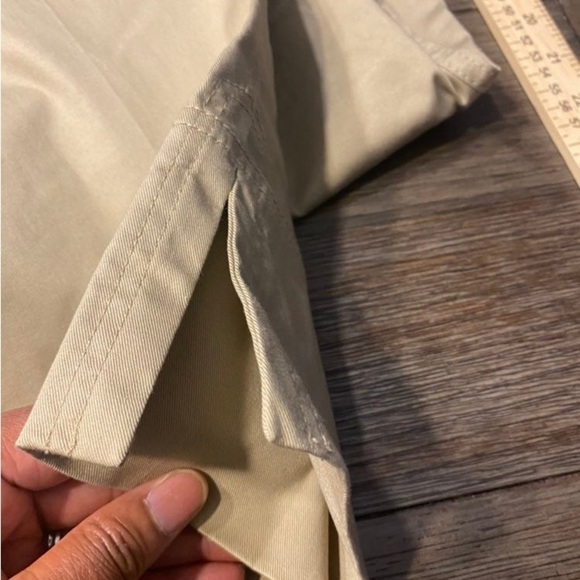 JH COLLECTIBLES Size 12 Stretch
Khaki Beige Two-Pocket Crop
Capris Pants uniform - Picture 10 of 10